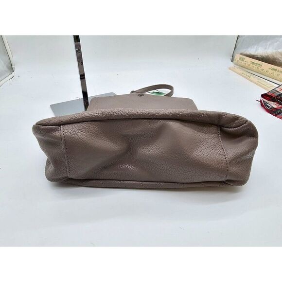 BCBG Paris Quilted Leather Crossbody Bag With Chain Strap - Picture 11 of 12